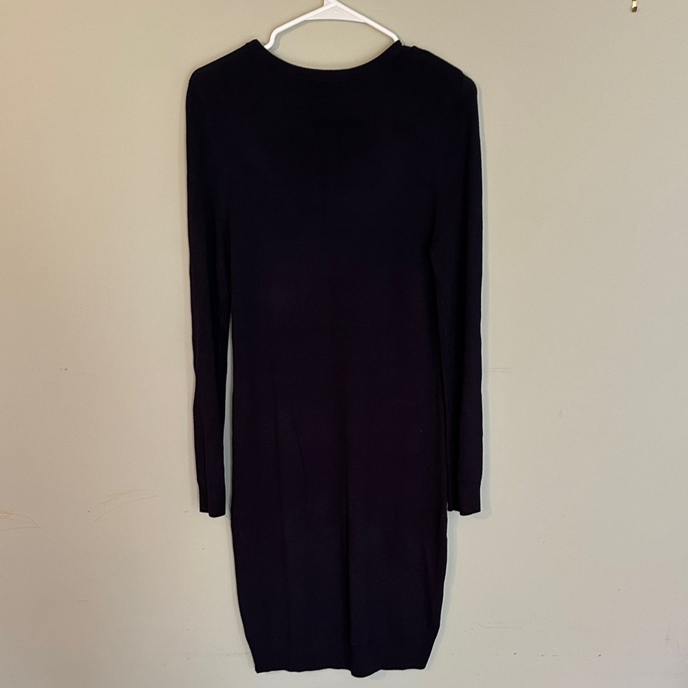 Premise Elegant Black Long Sleeve Dress with Chain Accent - Picture 3 of 3